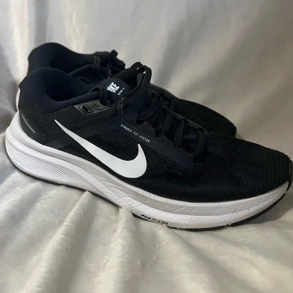 Nike Men's Black and White Athletic Shoes - Picture 2 of 4